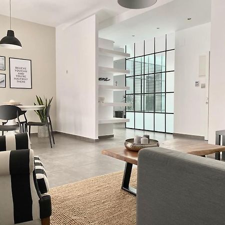3-Bedroom Central, Spacious And Bright Apartment. Heraklion (Crete) Exterior foto