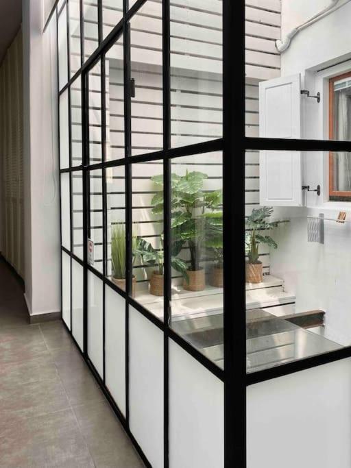 3-Bedroom Central, Spacious And Bright Apartment. Heraklion (Crete) Exterior foto